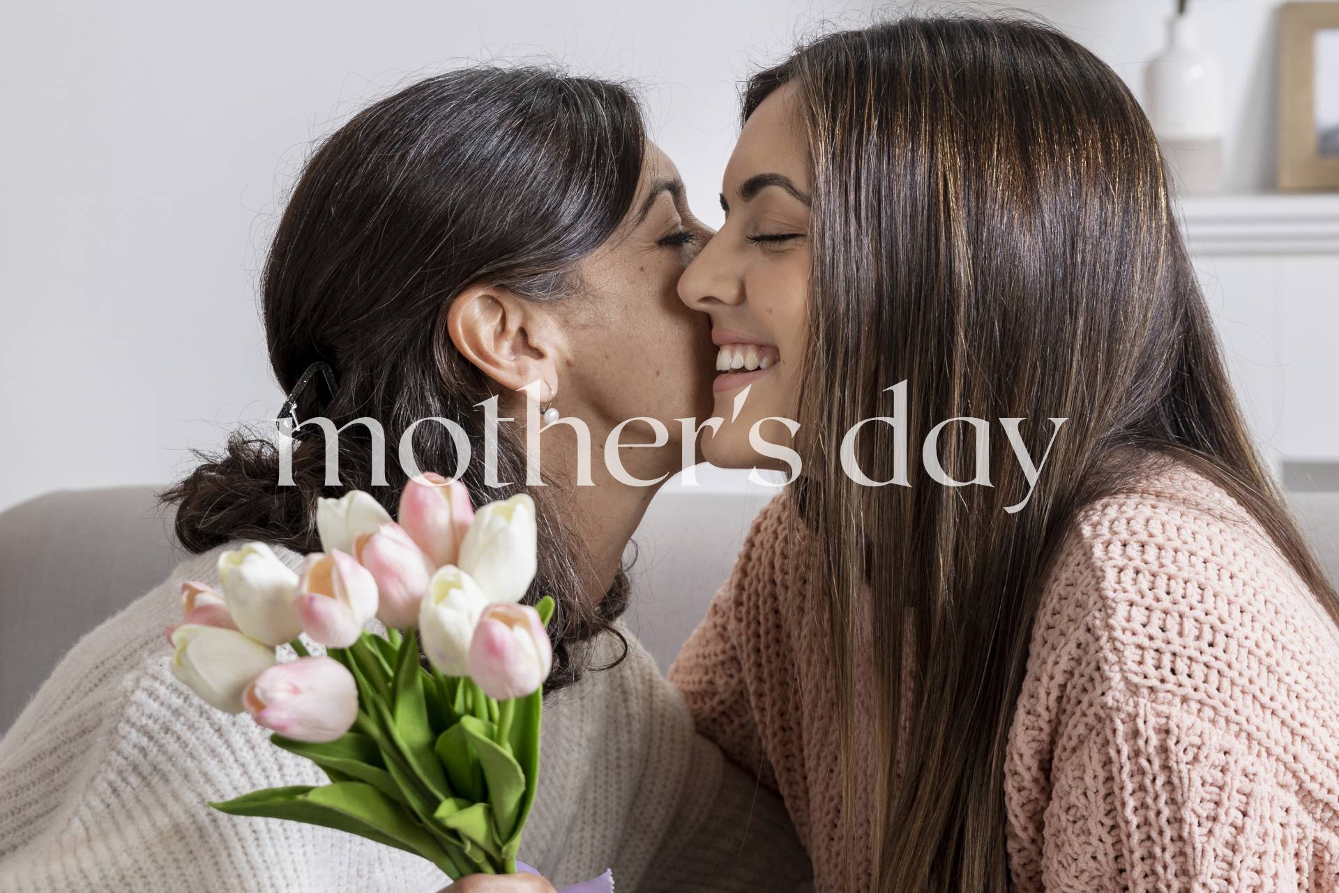 Γιορτή της Μητέρας: Ιδέες για δώρα που θα κάνουν τη μαμά σου πολύ χαρούμενη